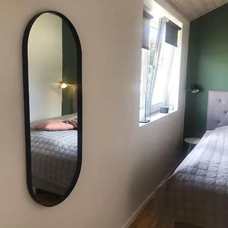 Villa 170 M2 Stort Hus Taet Pa Centrum, Mch Og Boxen *